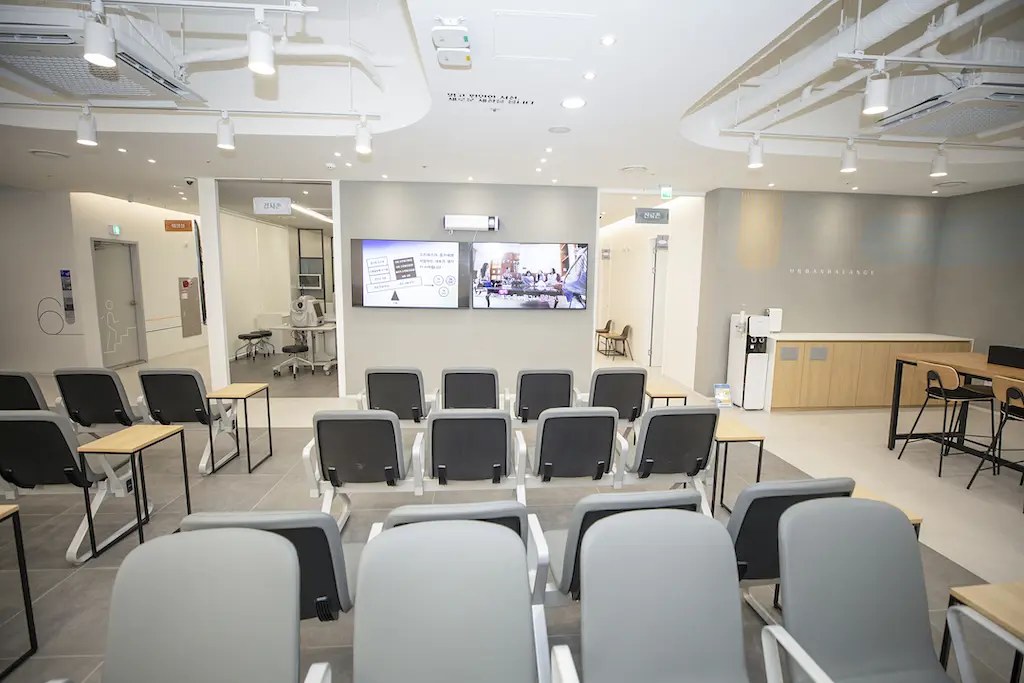 Global Ubal Eye Center — Foto dari situs klinik